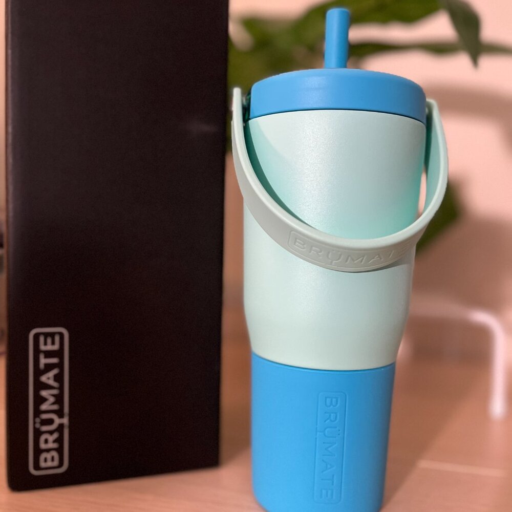 BNIB Brumate Resa 25 oz Sea Glass